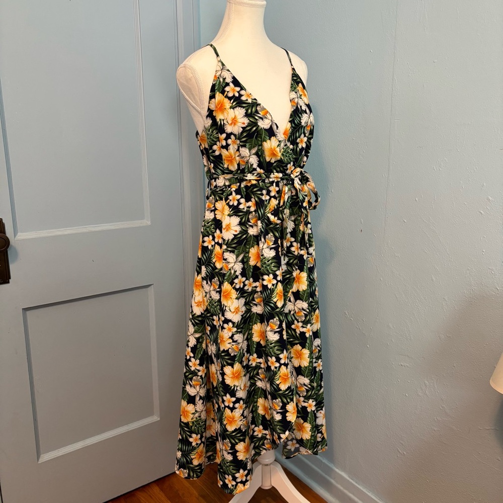 SHEIN Navy Dress with Orange and White Tropical Floral Design - Picture 5 of 6